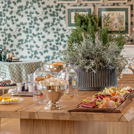 Villa Bonomo Charme Hotel 4*
