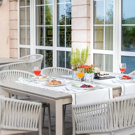 Hotel Villa Bonomo Charme Hotel 4*
